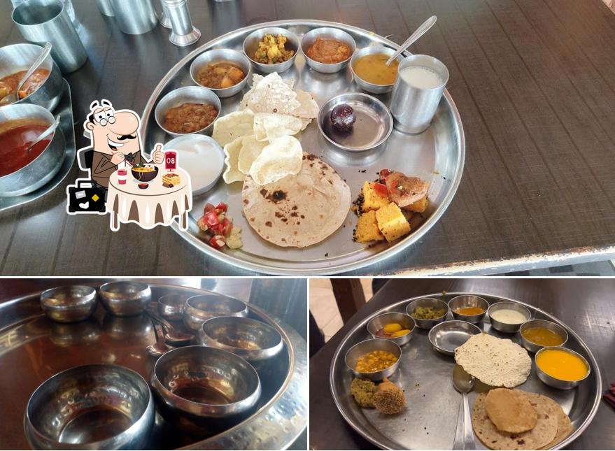 Meals at Madhav ni Pol
