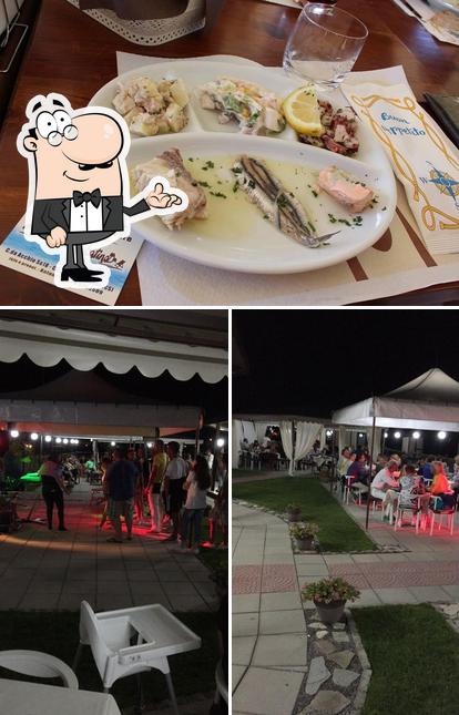 La interni e cibo del ristorante