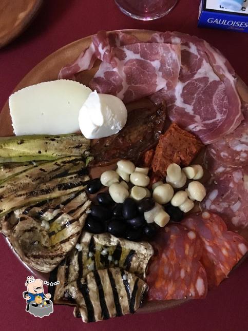 Platti al Taverna L'Antica Grotta