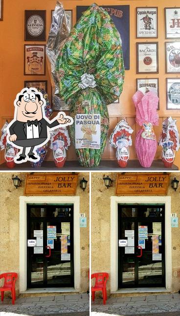 Gli interni di Bar Jolly