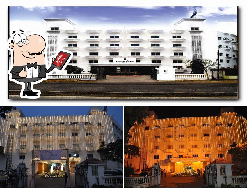 The exterior of Tristar Hotels