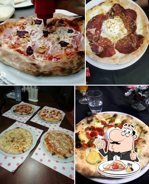 Prova una pizza a Pizzeria La Noce di Donato Karen