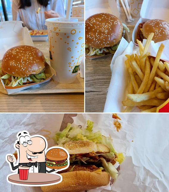 Prova un hamburger a McDonald's Sassari Via Predda Niedda