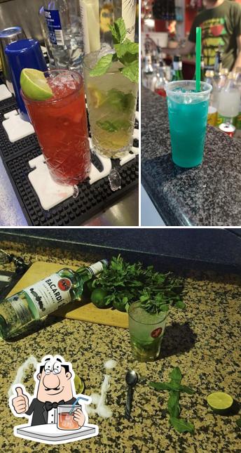Goditi un drink dal menu