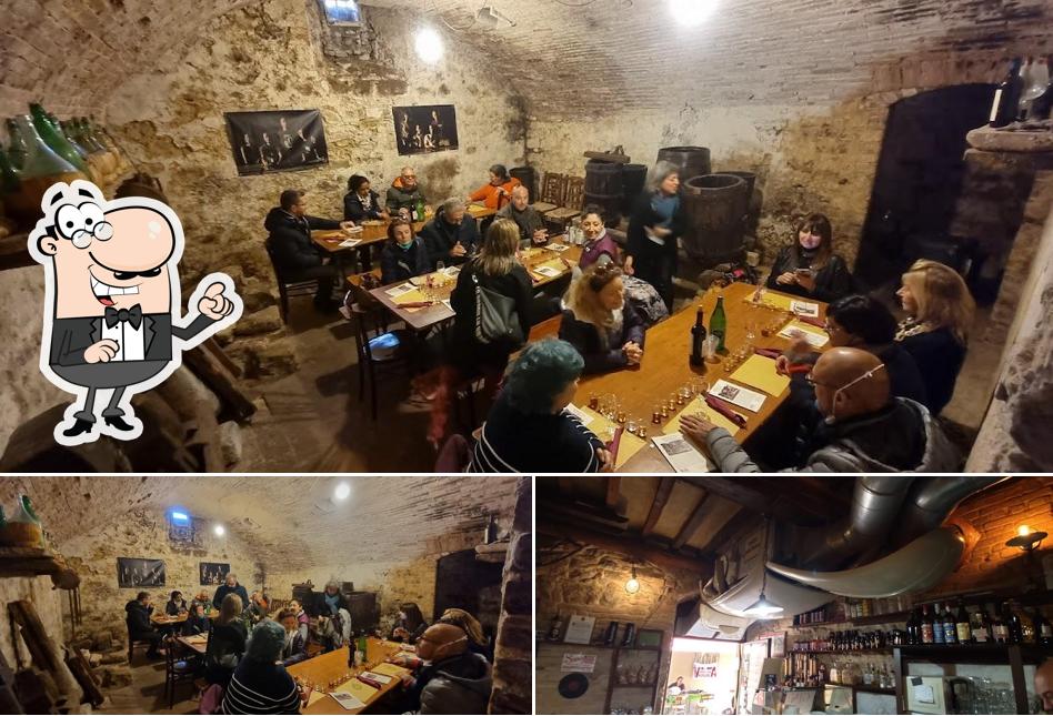 Siediti a un tavolo di La Vena di Vino