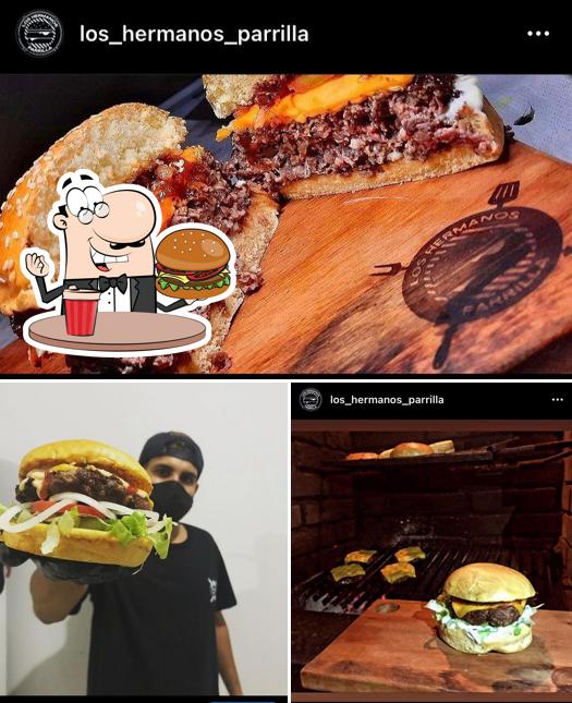 Los Hermanos Parrilla