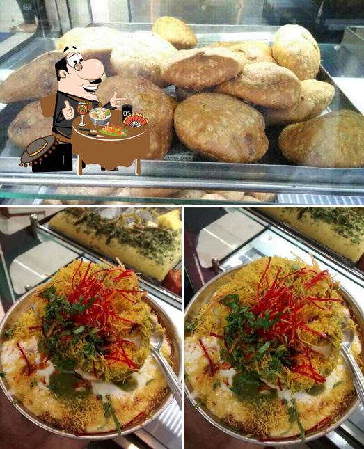 Meals at Big Mishra Pedha