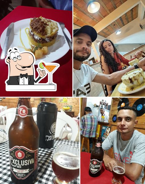 Entre diversos coisas, bebida e comida podem ser encontrados no Bar Bate Papo