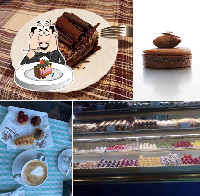 Torta al cioccolato al Pasticceria Caffetteria Franzi Snc. di Franzi Stefano & C
