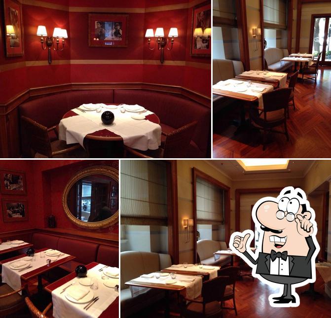 Dai un'occhiata agli interni di The Cabiria Bar