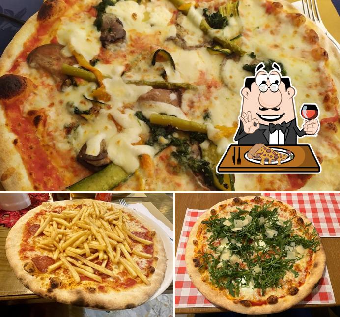 Ordina tra le svariate varianti di pizza