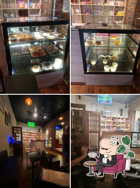 The interior of Kumbakonam Degree coffee / M M Cafe