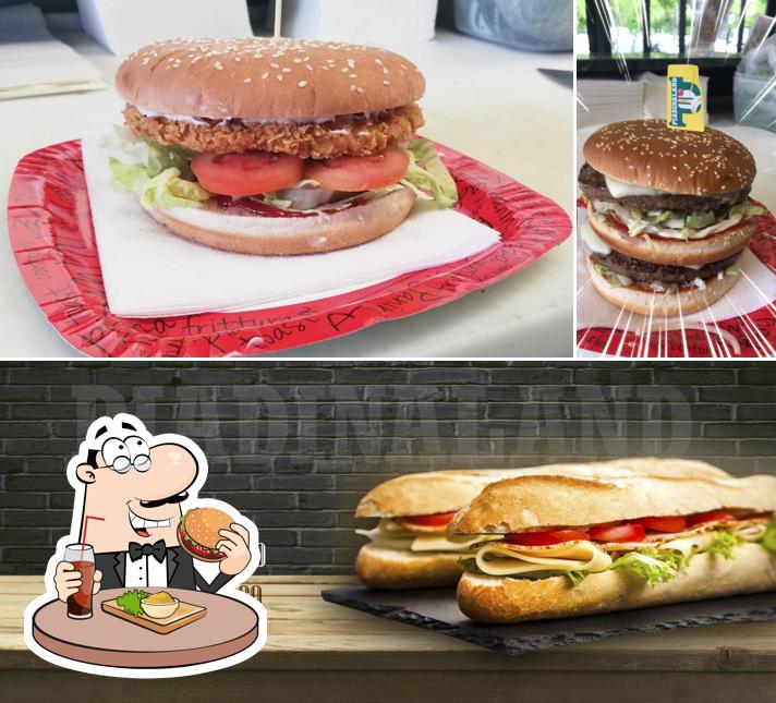 Prova un hamburger a PIADINALAND