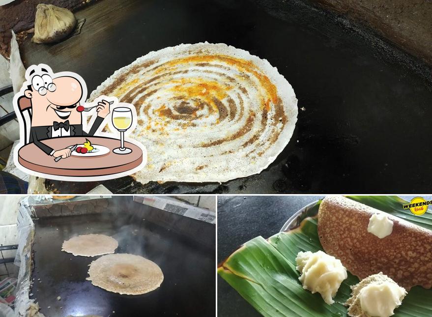 Food at Sri Raghavendra Davanagere Benne Dose