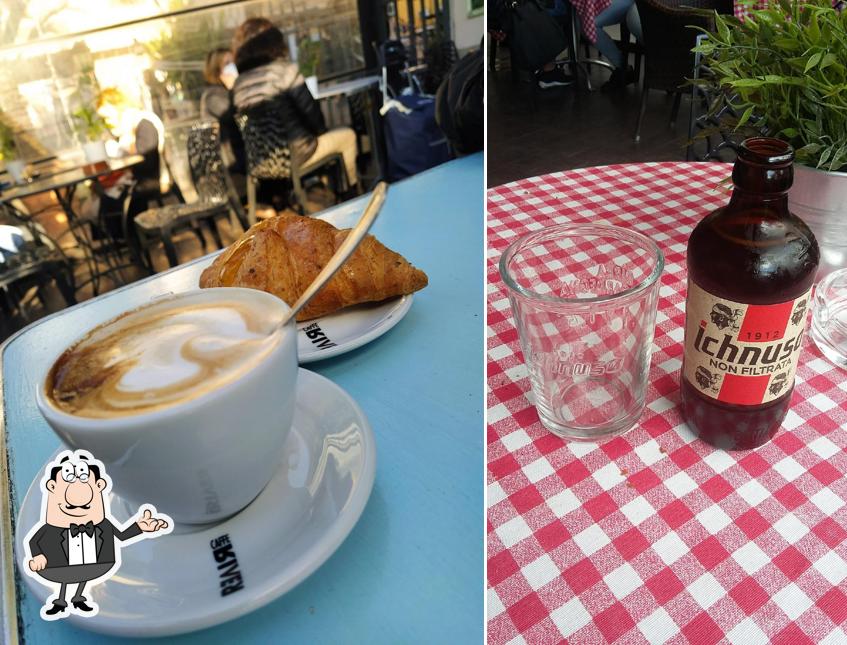Dai un'occhiata agli interni di Bar della Pace
