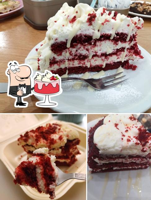 Red velvet cake al Sofia Bakery Cafè