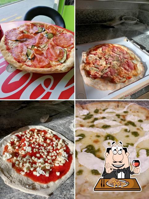 Ordina tra le molte varianti di pizza