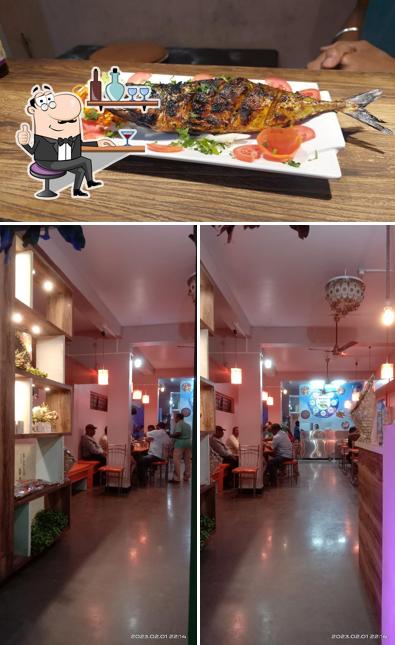 The image of Konkan Rasoi’s interior and food