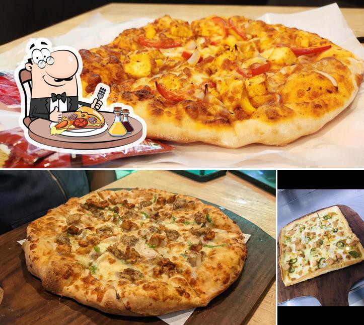 Try out pizza at THE SQUARE PIZZA