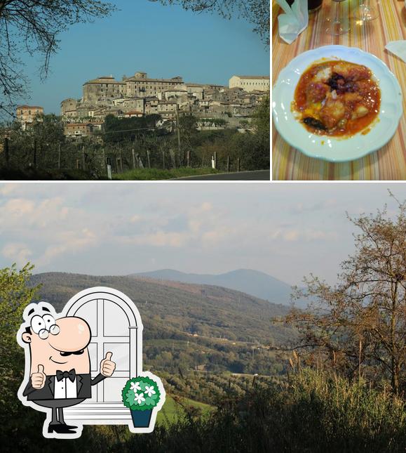 Bar Angeli si caratterizza per la esterno e cibo