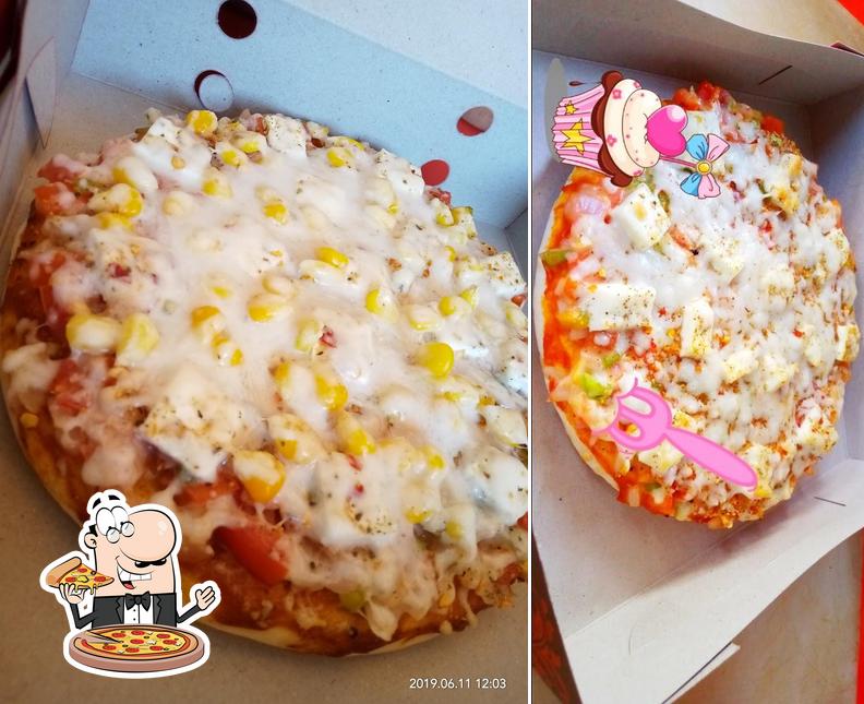 Order pizza at Bhatt Burger House