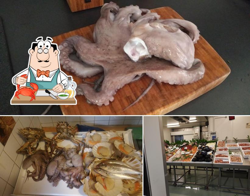 Gli ospiti di Mercato Ittico Milano possono ordinare diversi prodotti di cucina di mare