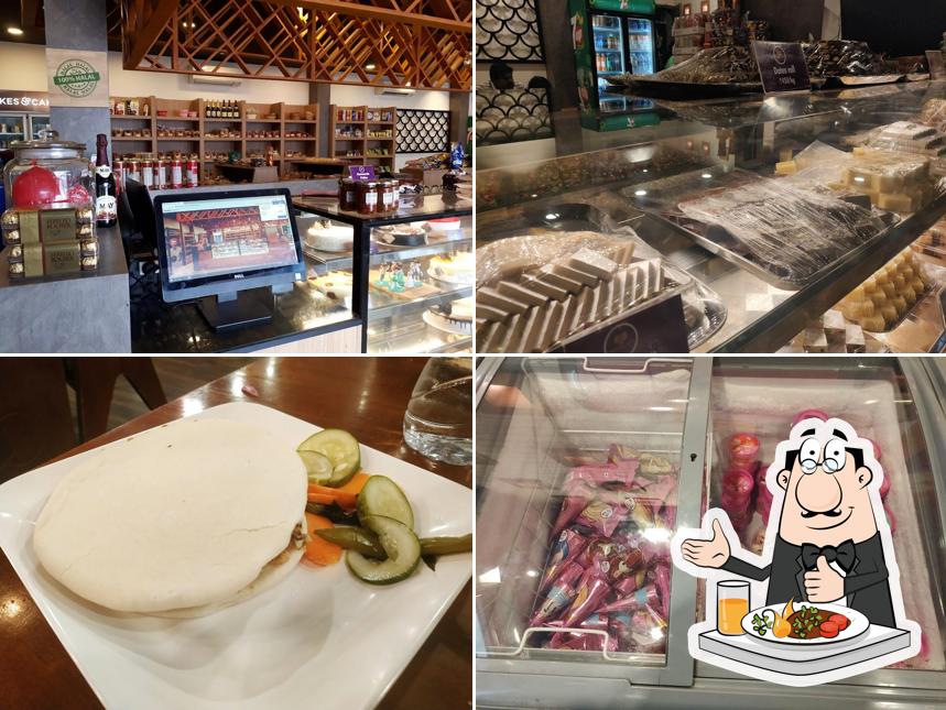 Food at Cakes and Cakes - Pallimukku