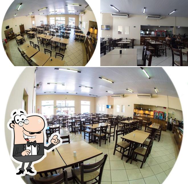 Veja imagens do interior do Cometa's Restaurante