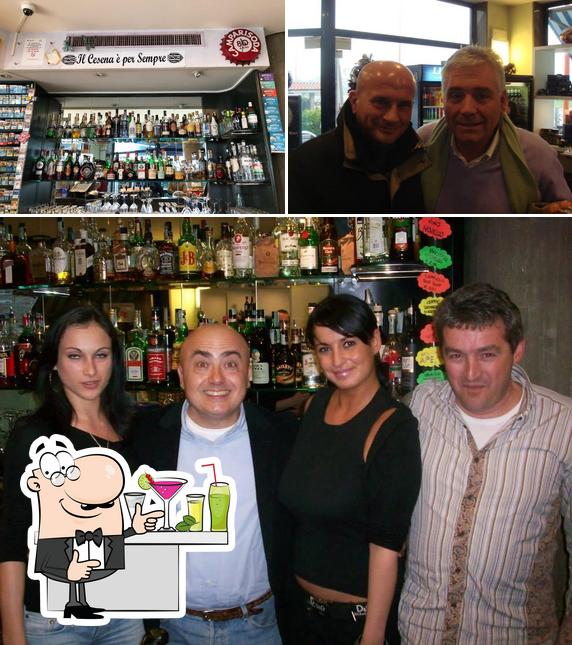Questa è la foto che mostra la bancone da bar e interni di Bar al casello di Lai Jianguo