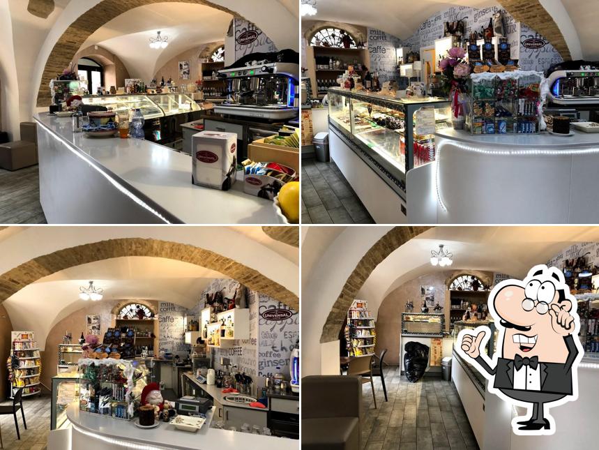 Dai un'occhiata agli interni di Bar Prometeo