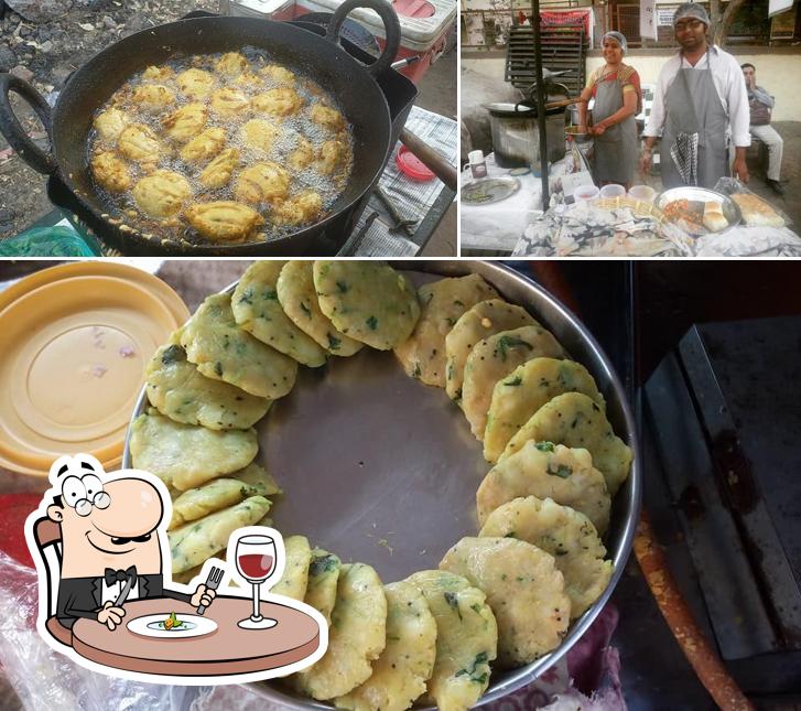Among various things one can find food and interior at Shree Siddhivinayak Mumbai Vada Pav