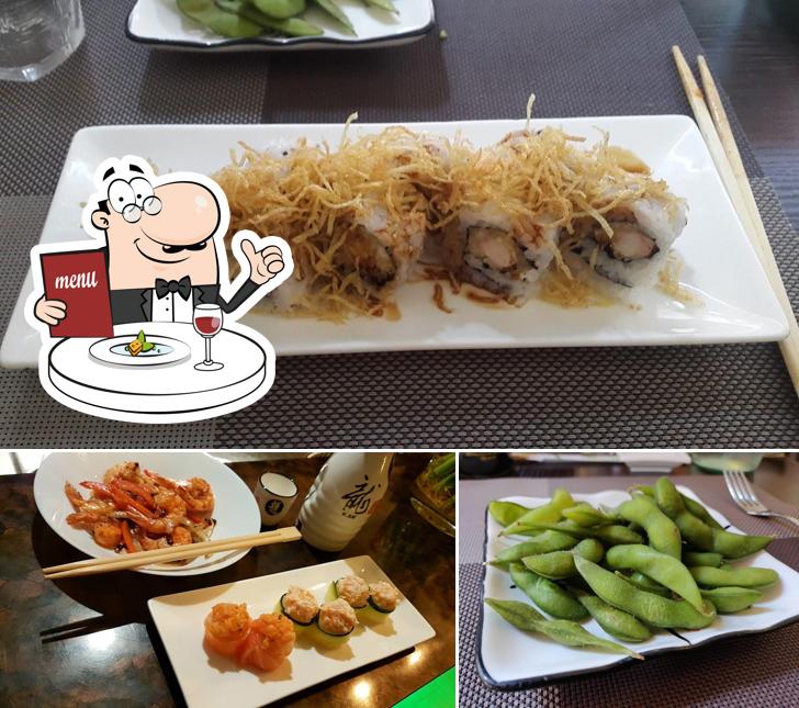 La foto di cibo e tavolo da pranzo da Sushi YAO