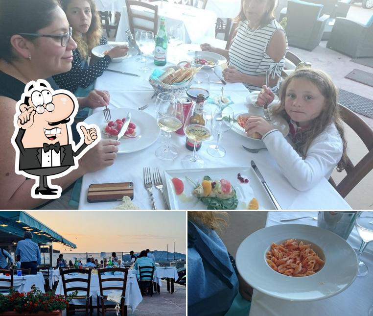 La interni e cibo del ristorante