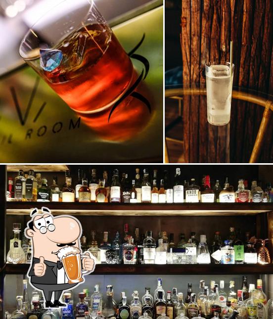 Puoi ordinare un rinfrescante bicchiere di birra chiara o scura