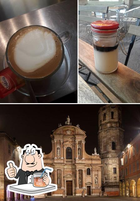 La foto della bevanda e esterno di Piadineria dei Leoni