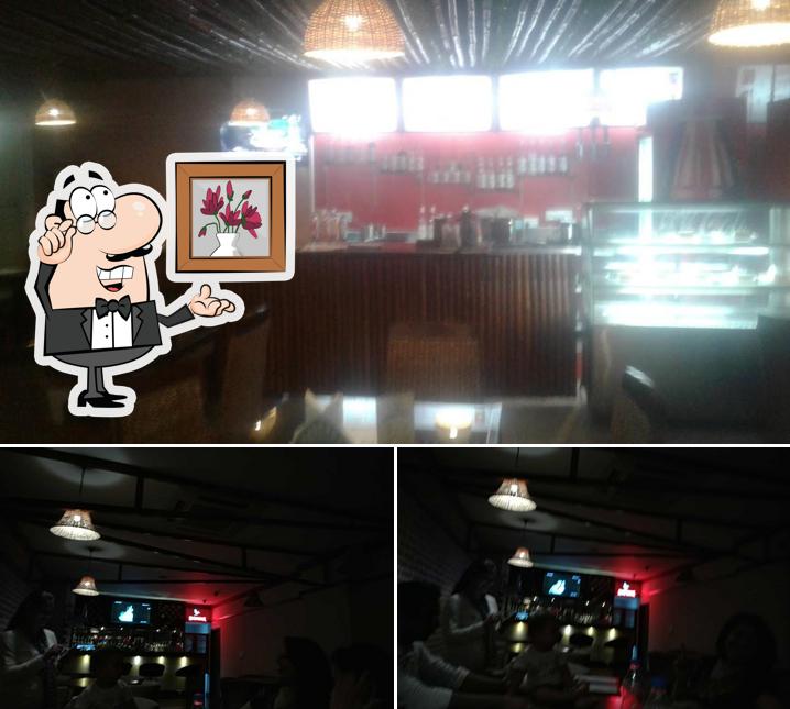 The interior of mojos restaurant