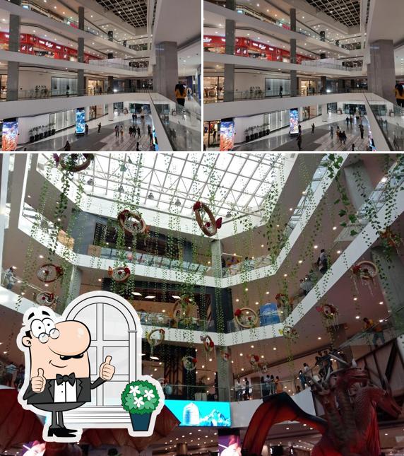 Check out how Yo! China looks outside
