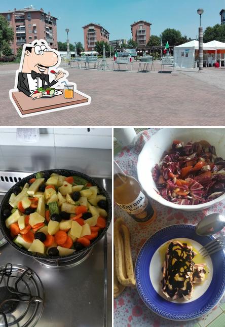 Tra le diverse cose da Chiosco almaro' si possono trovare la cibo e esterno