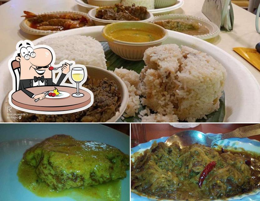 Food at Bhojohori Manna