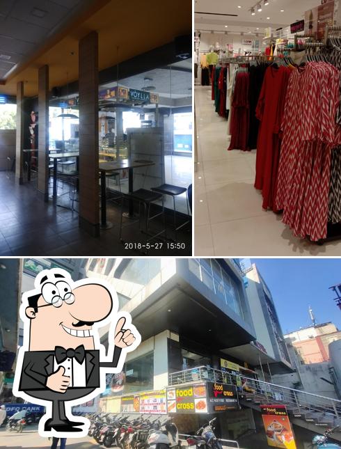 Here's a pic of Oasis Mall