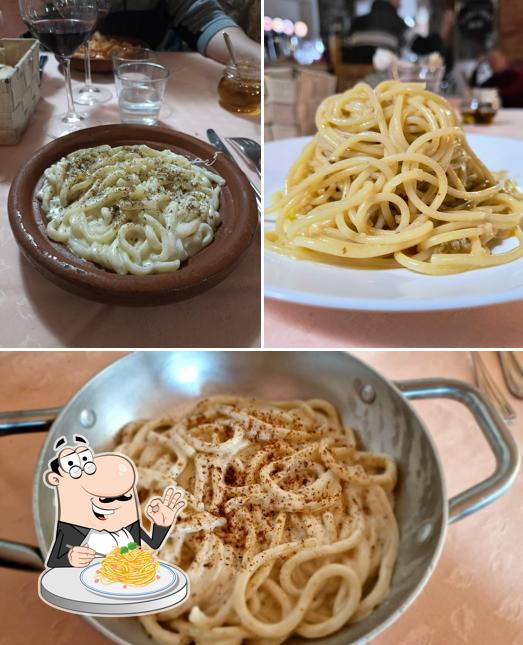 Spaghetti alla carbonara al Hosteria Ristorante Pizzeria Passo Carraio