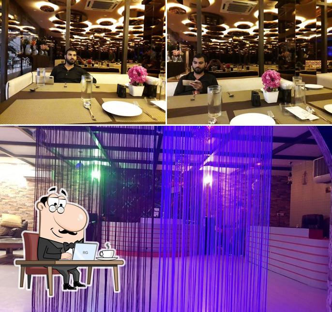 Check out how Swaggers cafe & lounge looks inside