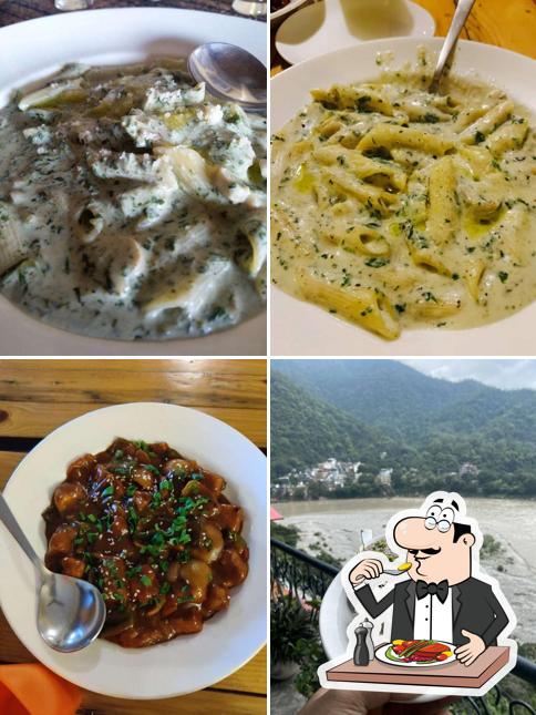 Meals at Beatles Cafe (cafe delmar)