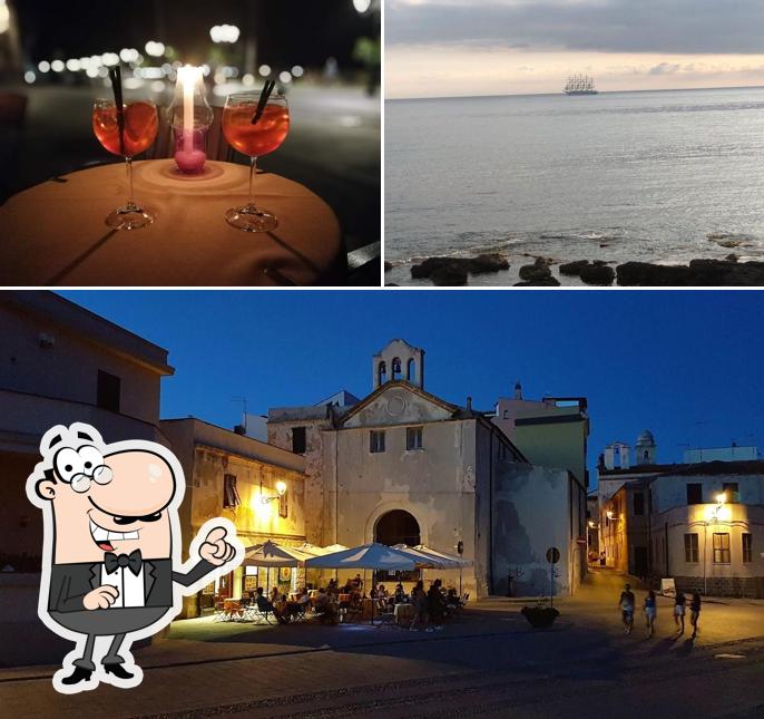 Tra le varie cose da Cafe Fruit Bar Girasol si possono trovare la esterno e vino