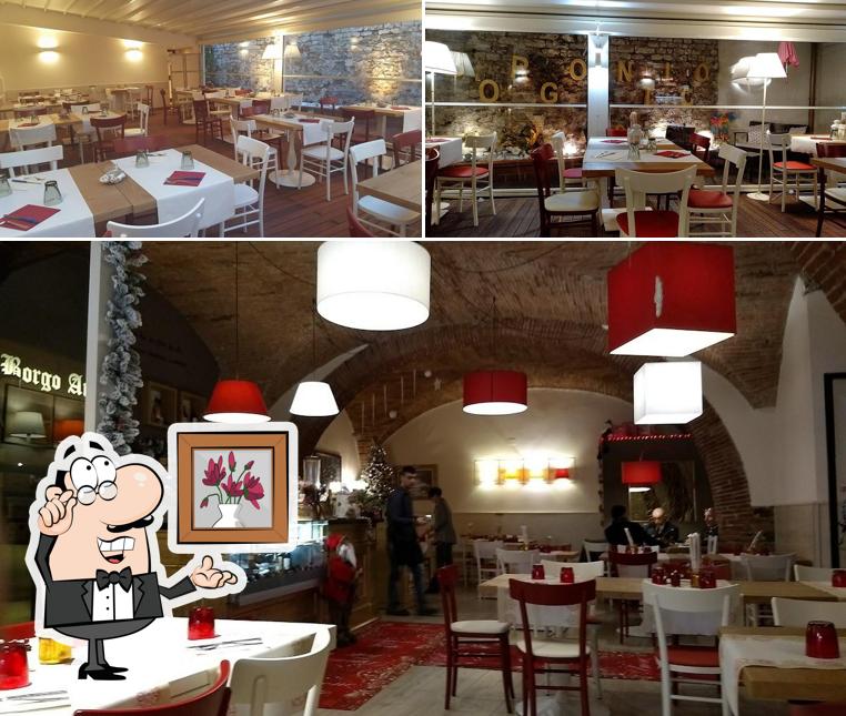 Siediti a un tavolo di Borgo Antico