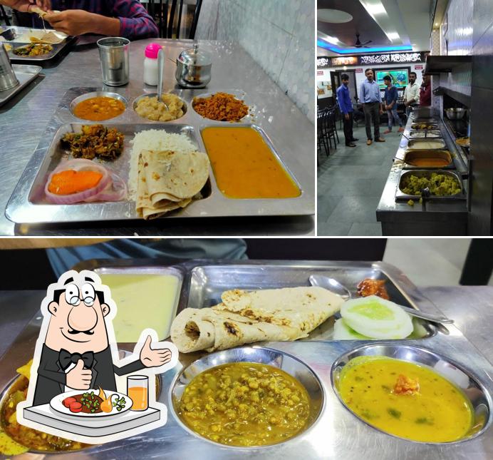 Food at Karnawat Bhojanalay