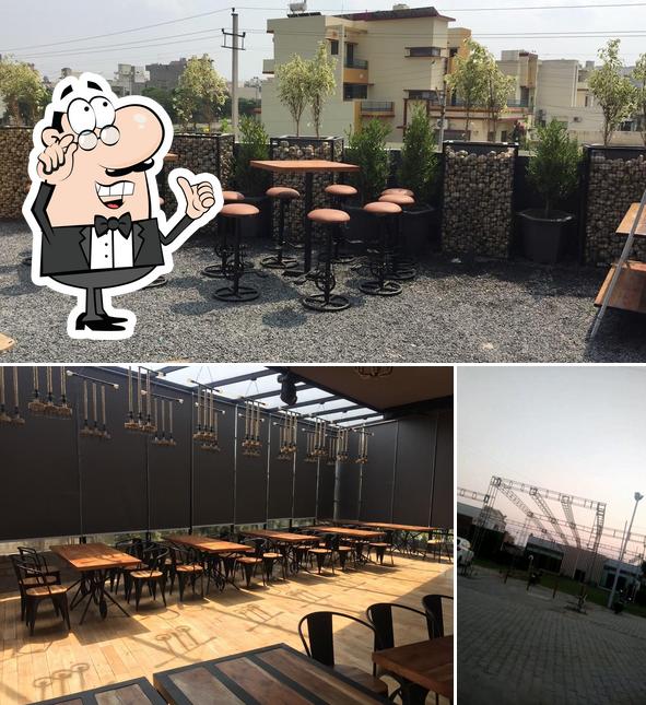 Among different things one can find interior and exterior at Tamas