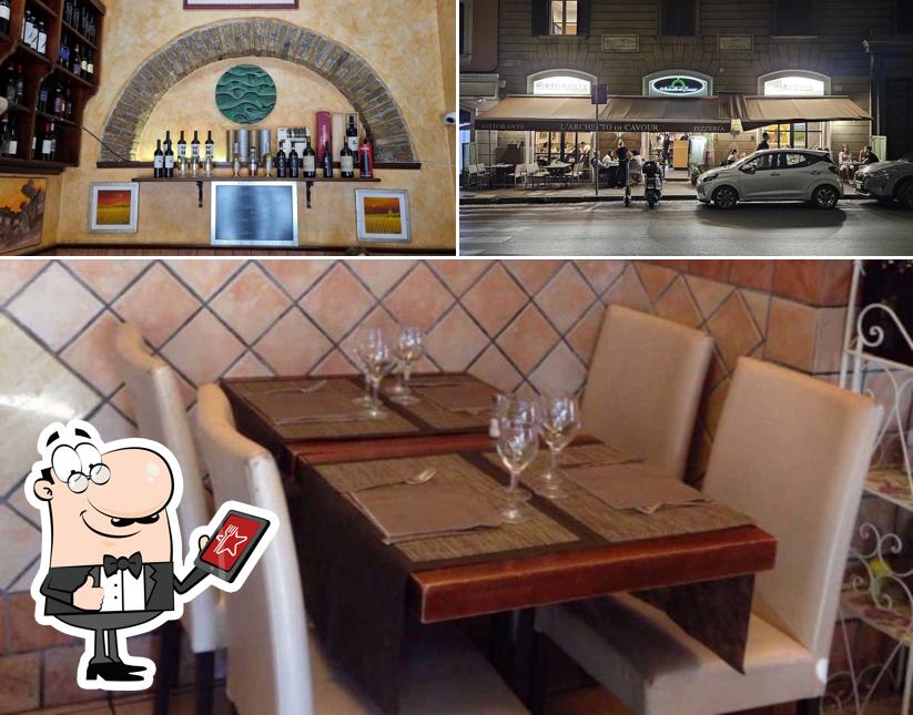 Ristorante L'Archetto di Cavour si caratterizza per la esterno e interni
