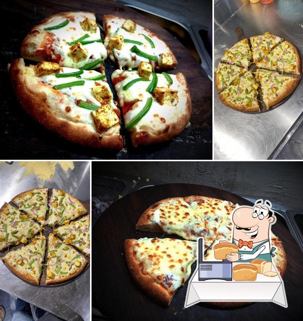 Garlic bread at 4 Slice Pizza