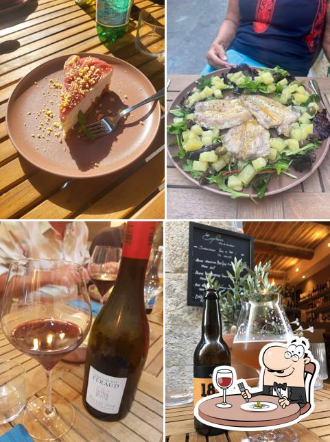 La nourriture et boire du restaurant